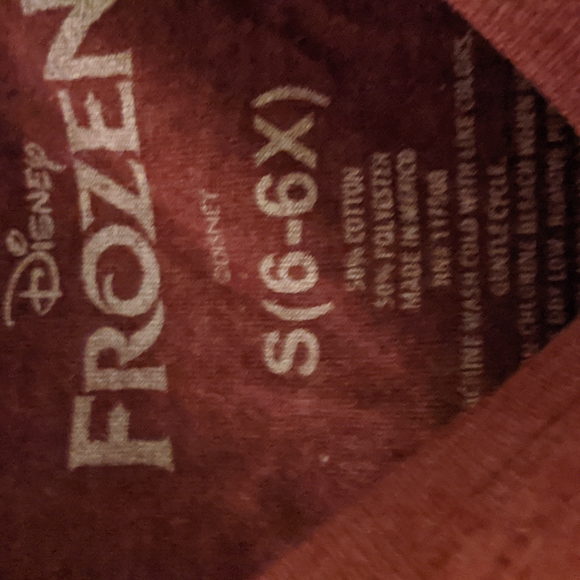 💖 Disney 6/6X, Frozen t-shirt burgundy short sleeve with sparkles - Picture 4 of 4